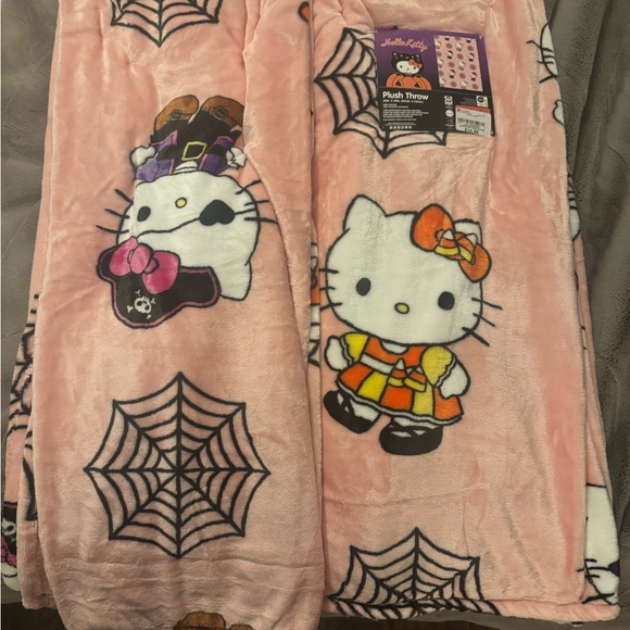 Hello Kitty Halloween blanket - Picture 2 of 2